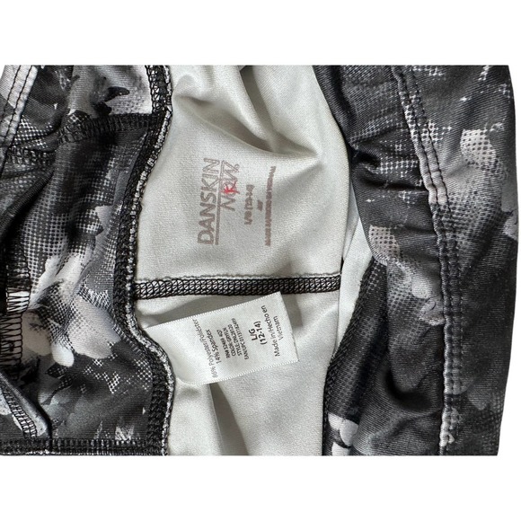 Danskin Now Capri Size L (12-14) Fitted - Picture 4 of 4
